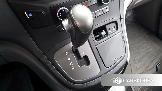 Hyundai The New Grand Starex id 3727898 из Кореи 19