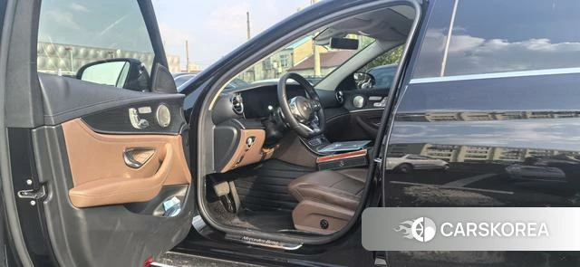 Mercedes-Benz E-class id 4238113 из Китая 9