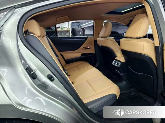Lexus ES id 4221022 из Китая 21