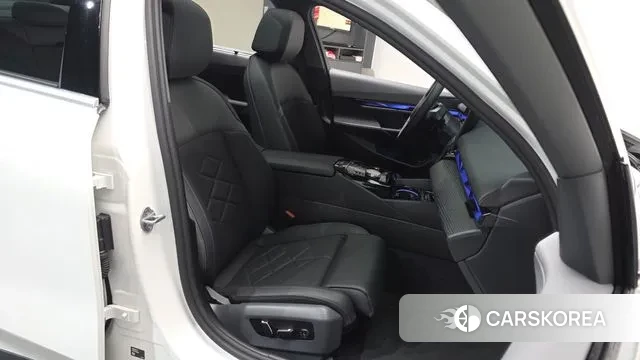 BMW 5 Series (G60) id 3610048 из Кореи 19