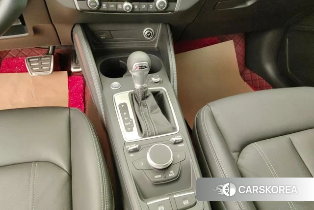 Audi Q2L id 4336222 из Китая 16