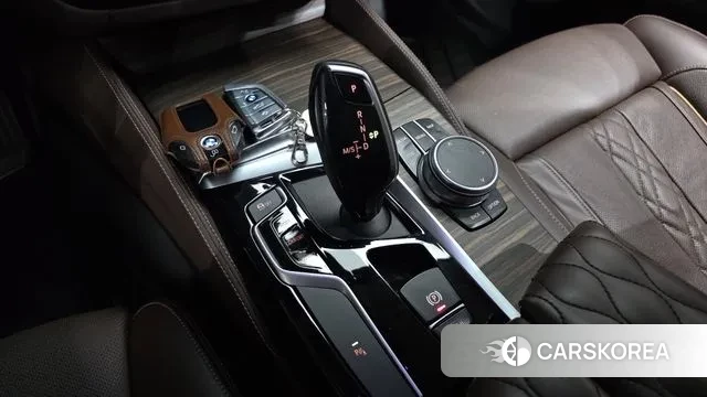 BMW 5 Series (G30) id 3772647 из Кореи 19