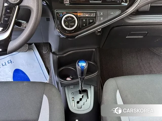 Toyota Prius C id 3000409 из Кореи 19