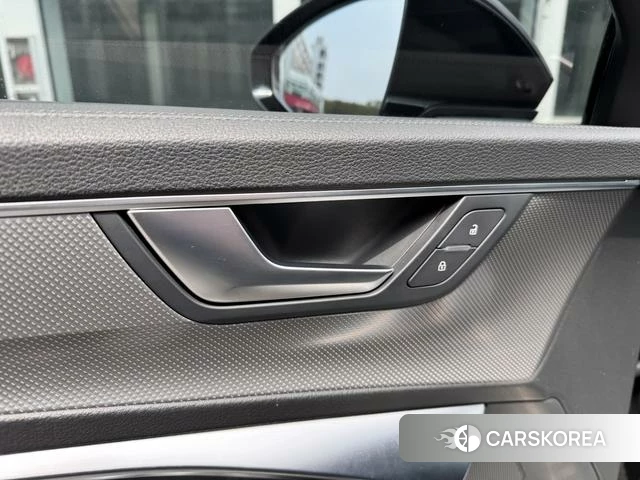 Audi A6L id 4259550 из Китая 41