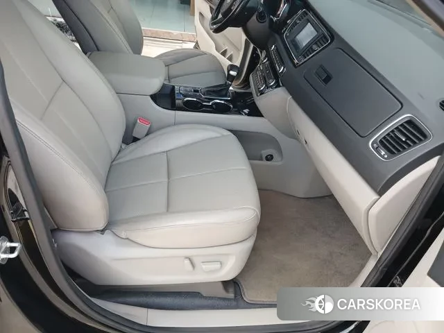 Kia The New Carnival id 3125512 из Кореи 17