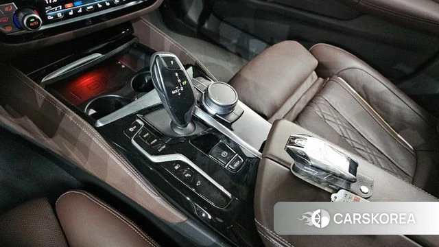 BMW 5 Series (G30) id 4268099 из Кореи 30