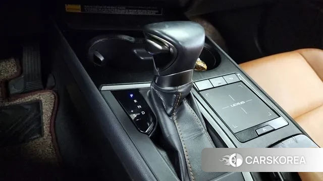 Lexus UX250h id 3439754 из Кореи 19