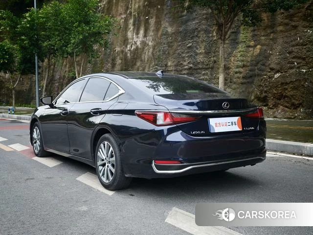 Lexus ES id 4392098 из Китая 10