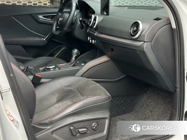 Audi Q2L id 4307486 из Китая 18