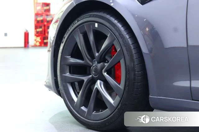 Tesla Model S id 3907836 из Китая 21