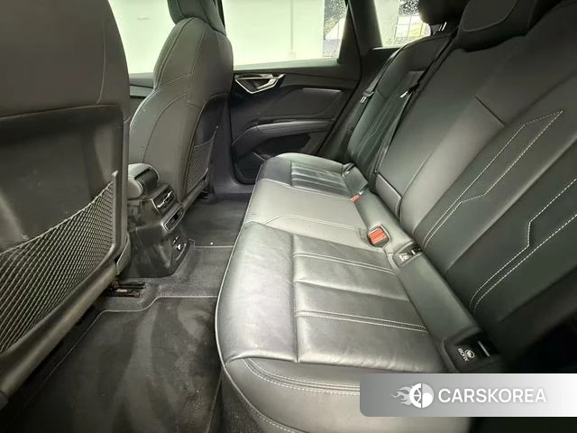 Audi Q4 e-tron id 4255789 из Китая 9