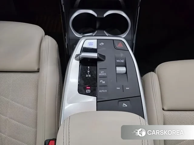 BMW iX1 (U11) id 3114772 из Кореи 18