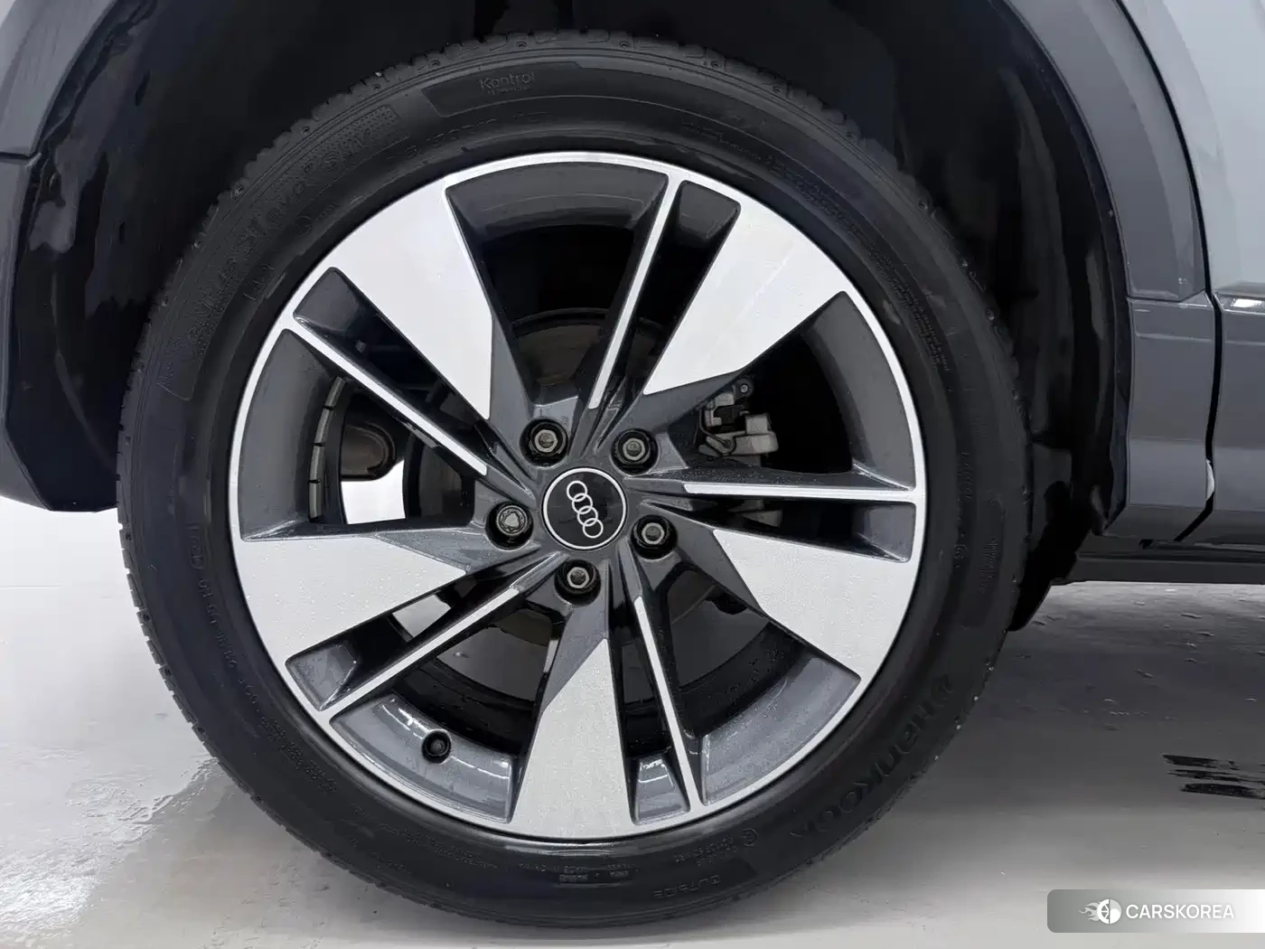 Audi Q2L id 4655261 из Китая 19