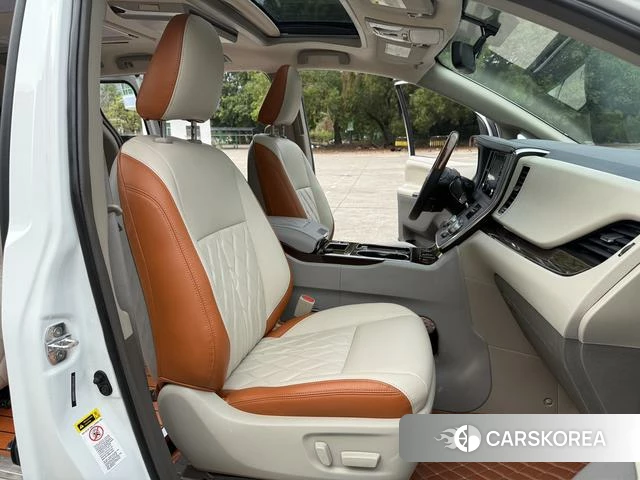 Toyota Sienna id 3896153 из Китая 17