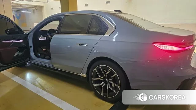 BMW 7 Series (G70) id 3706160 из Кореи 18