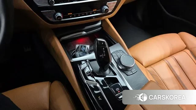 BMW 5 Series (G30) id 3348496 из Кореи 19