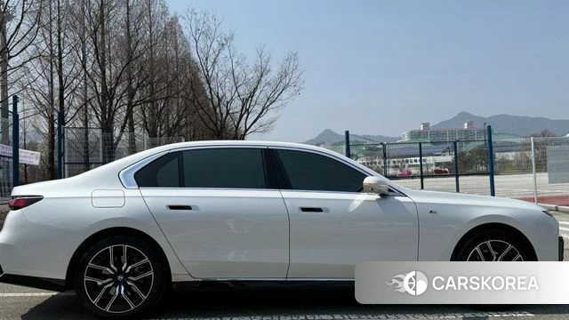 BMW 7 Series (G70) id 3841407 из Кореи 19