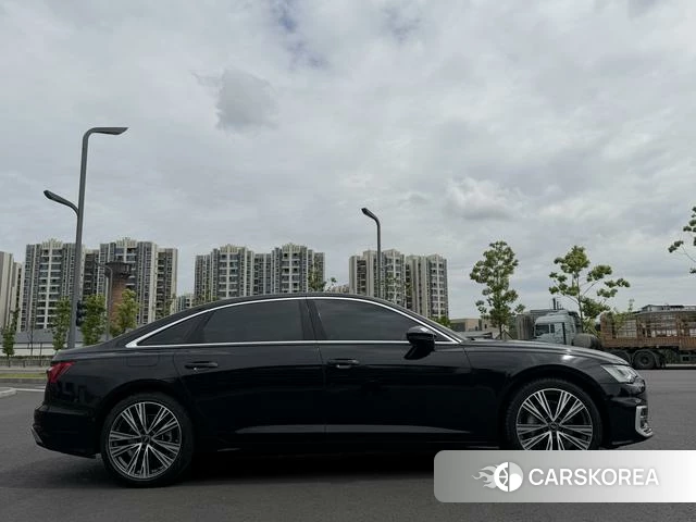 Audi A6L id 4299960 из Китая 15