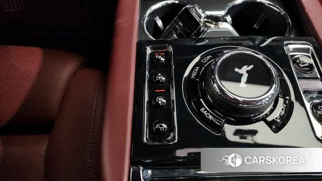 Rolls-Royce Cullinan id 3853109 из Кореи 19