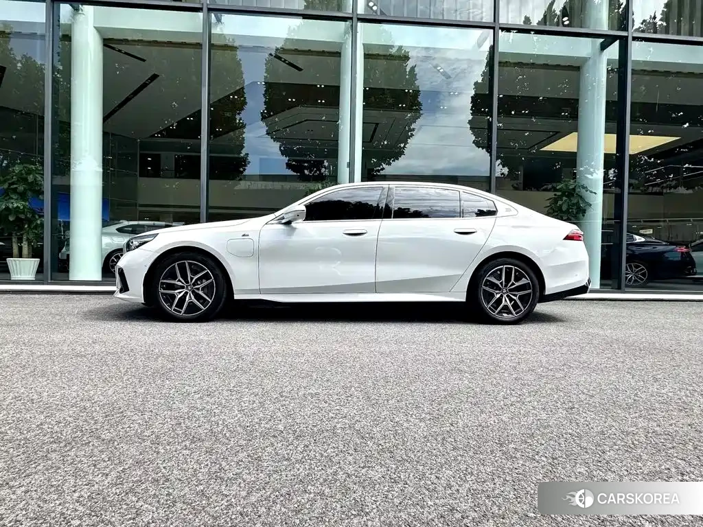 BMW i5 id 4599547 из Китая 13