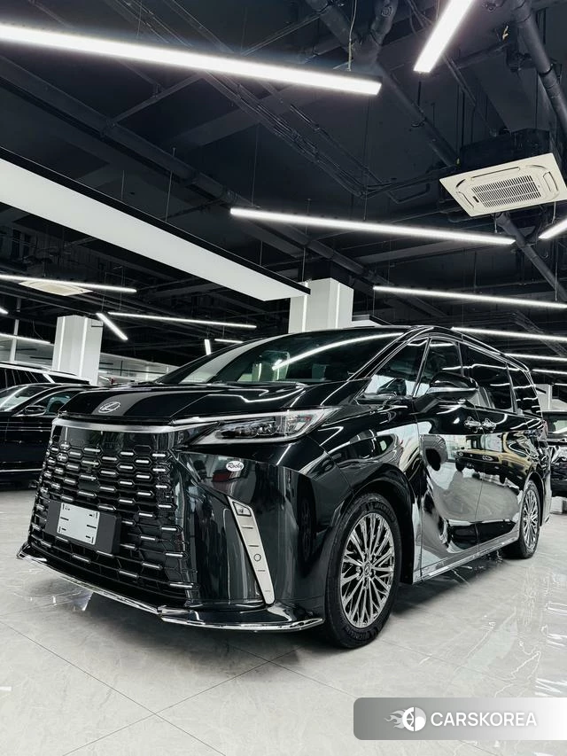 Lexus LM id 4259838 из Китая 12