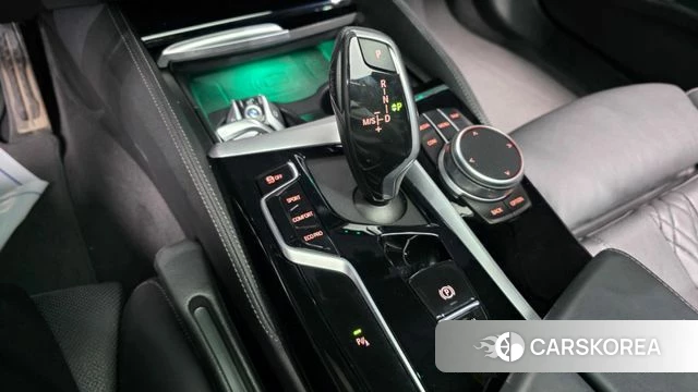 BMW 5 Series (G30) id 3811880 из Кореи 19