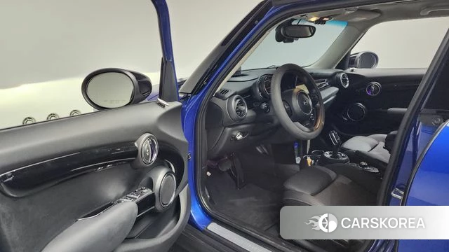 Mini Cooper S id 4446890 из Кореи 31