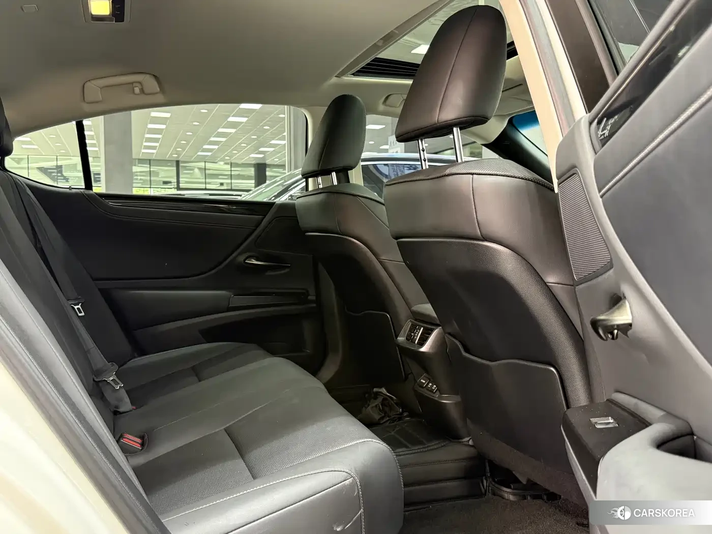 Lexus ES id 4546322 из Китая 17
