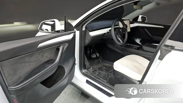 Tesla Model Y id 3599845 из Кореи 19