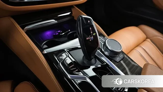 BMW 5 Series (G30) id 3788531 из Кореи 19