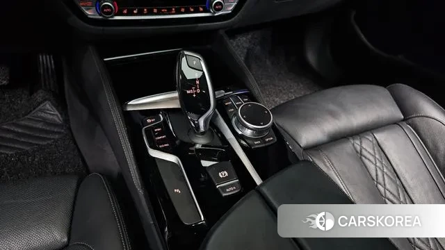 BMW 5 Series (G30) id 3587882 из Кореи 19