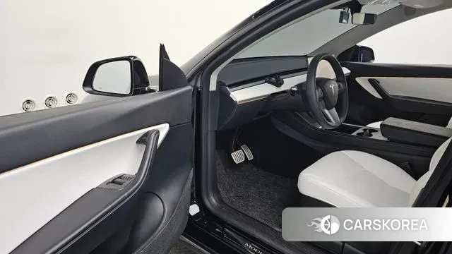 Tesla Model Y id 3566553 из Кореи 19