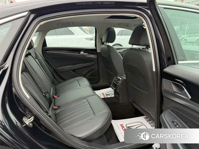 Volkswagen Passat id 4278545 из Китая 15