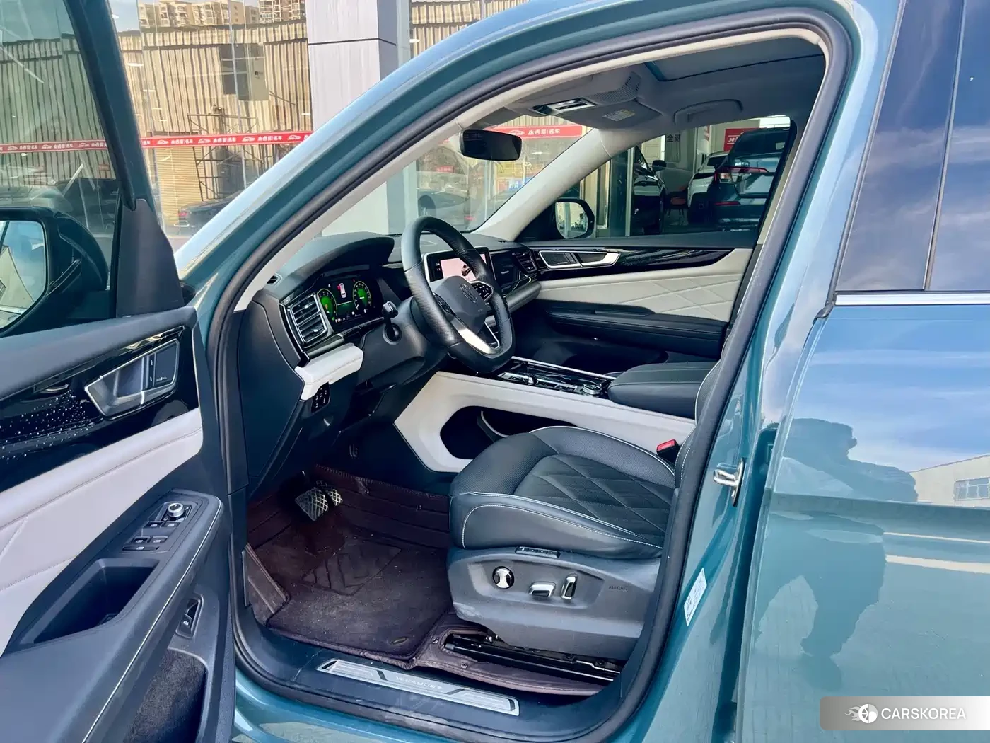 Volkswagen Touareg id 4607088 из Китая 10