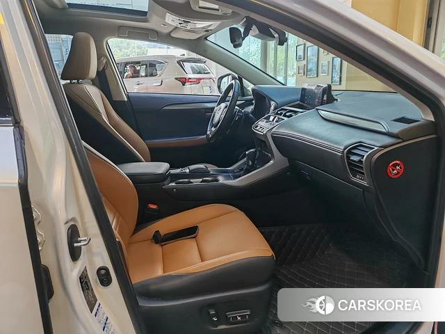 Lexus NX id 4262354 из Китая 24