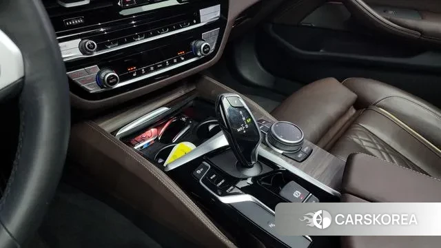 BMW 5 Series (G30) id 2891097 из Кореи 19