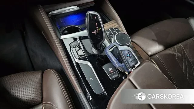 BMW 5 Series (G30) id 3258672 из Кореи 19