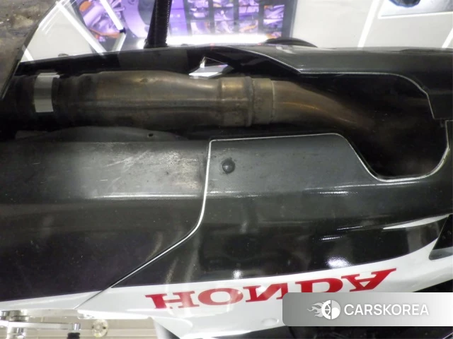 Honda CBR1000RR id 4271019 из Японии 9