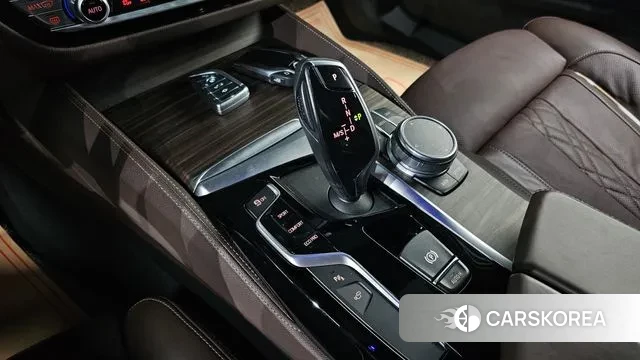 BMW 5 Series (G30) id 3499265 из Кореи 19