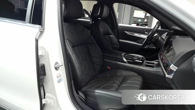 BMW 7 Series (G70) id 3864538 из Кореи 19