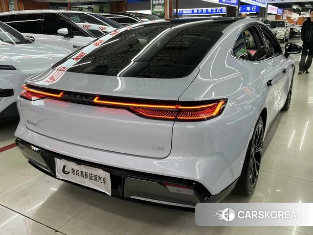 Geely Galaxy Galaxy E8 id 4190498 из Китая 17