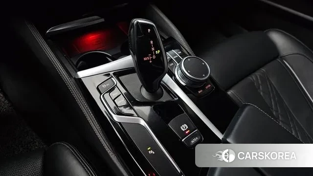 BMW 5 Series (G30) id 3514890 из Кореи 19