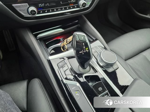 BMW 5 Series (G30) id 3872986 из Кореи 18