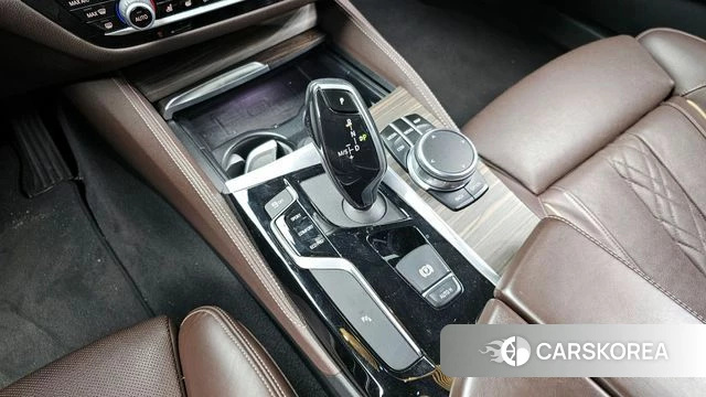 BMW 5 Series (G30) id 3807889 из Кореи 19