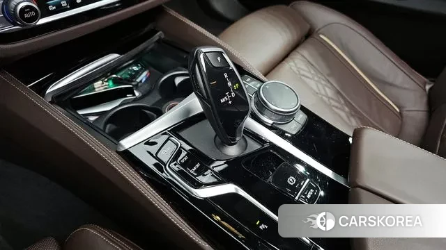 BMW 5 Series (G30) id 3378635 из Кореи 19