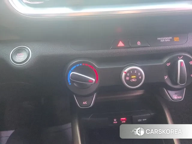 Kia Stonic id 3651608 из Кореи 19