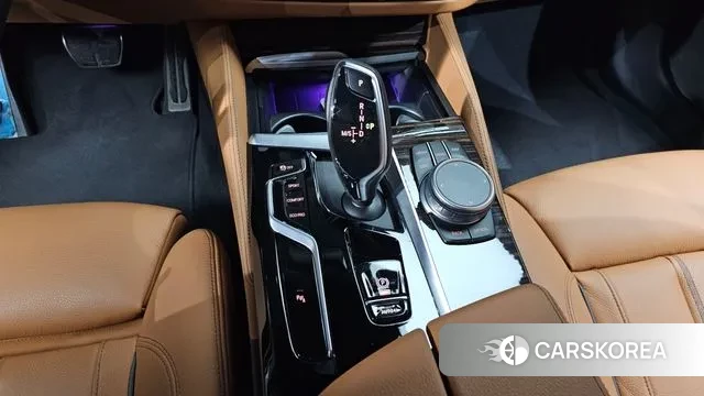 BMW 5 Series (G30) id 3389588 из Кореи 19