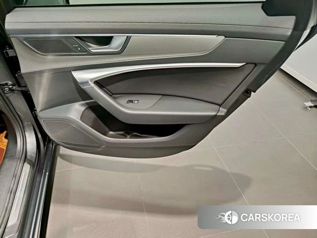Audi A6L id 4328624 из Китая 25
