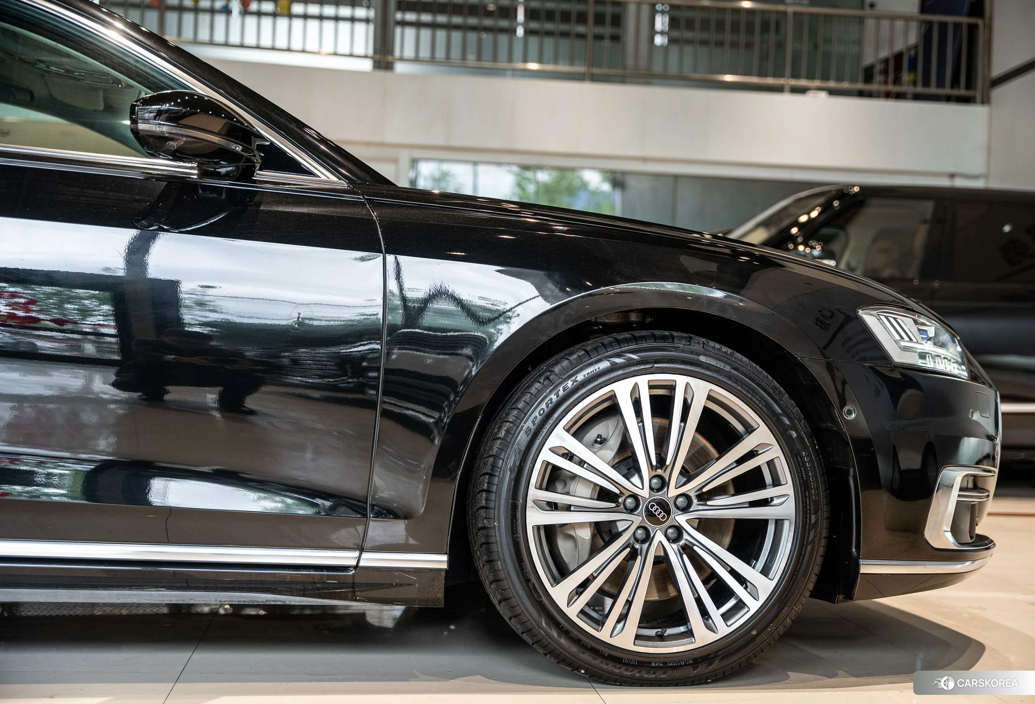 Audi A8 id 4487260 из Китая 22