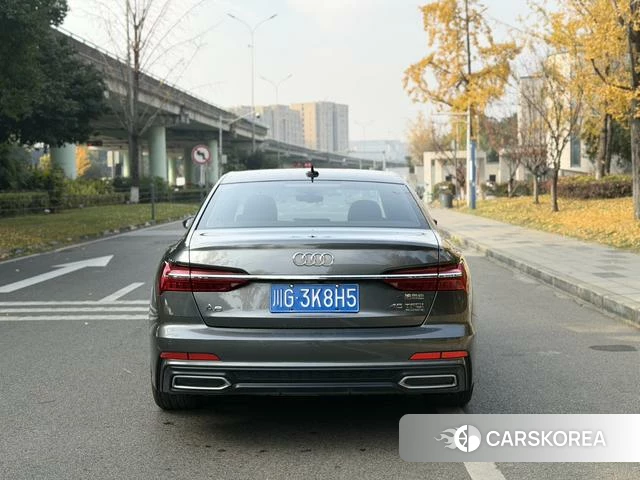 Audi A6L id 4261630 из Китая 9